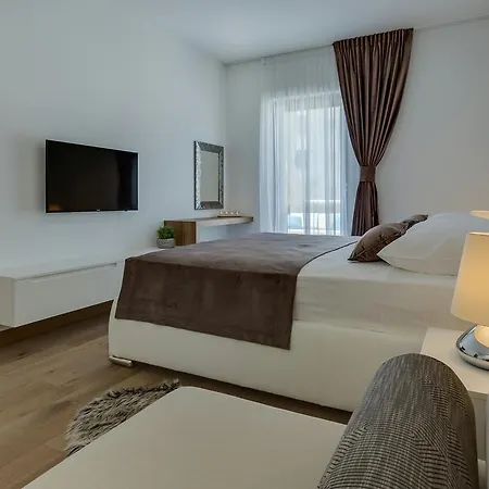 Luxury Olea With Jacuzzi & Pool Zadar