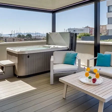 Luxury Olea With Jacuzzi & Pool Apartment *