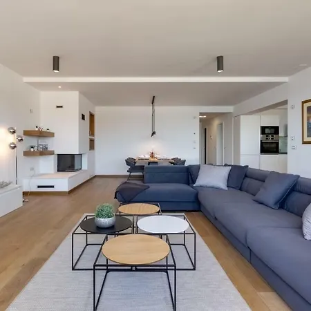 Luxury Olea With Jacuzzi & Pool Apartment